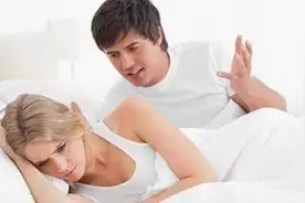 我说不舒服，你就让我看医生！图片