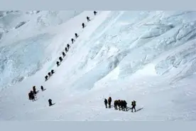 世界第一位首次登上珠穆朗玛峰的盲人视频封面