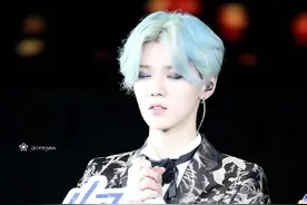 鹿晗26岁生日回韩录影只为“1年前和粉丝约定”，网友：暖到家图片