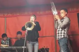辽宁 瓦房店 市   小姑娘  丁也   大唢呐   句句双图片