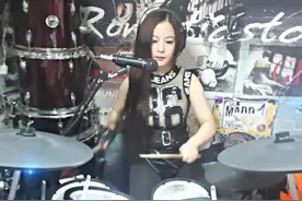 汪峰的《怒放的生命》以为美女唱的呢，对嘴型够劲图片