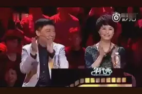 小胖子姿态表演，震惊全场！别看人家胖，但是人家很灵活！图片