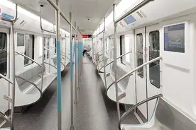 记者尝鲜8号线，3分44秒跨越长江，这样换乘让你省时又省钱视频封面