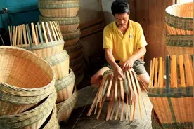 原来农村是这样手工制作竹筐，很简单，以后竹筐可以自己做了