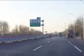 「视频」为北京新机场减压 京开高速扩宽工程完工在即视频封面