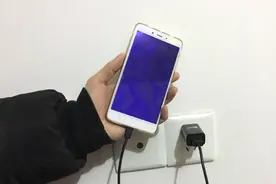 手机充电慢，大部分不是手机的原因，是充电时插电顺序所导致的视频封面