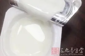 为你揭秘喝酸奶要不要舔盖图片