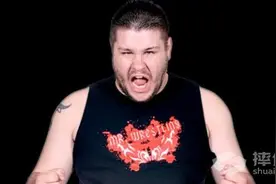 凯文·欧文斯剑指WWE世界重量级冠军腰带图片