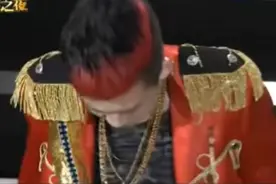 “青蛙王子”高凌风纪念会，一儿二女同台献唱，颜值爆表！视频封面
