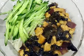 香菇肉丁打卤面的做法图片