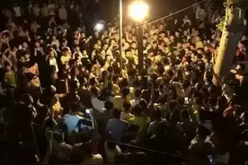 小偷到西体偷袜子被打成猪头 看到警察时都哭了···图片