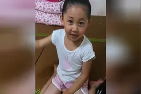 好臭屁的东北小姑娘，爸爸都被她给整懵了视频封面