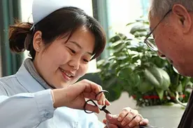 浙江有984万老年人 115岁的张香梅是长寿冠军图片