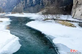 穿越白河峡谷：聆听冰天雪地里的恋歌图片