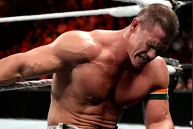 约翰·塞纳再谈比赛中“滑翔”尴尬一幕图片