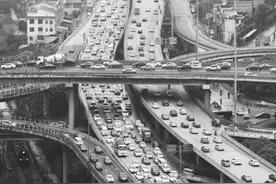 朝九晚五 长沙5月起错时上下班图片