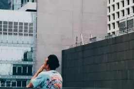 陈冠希晒照与神对话，网友神回复亮了图片