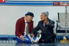 小宝赵四医院斗舞，笑劈叉了图片