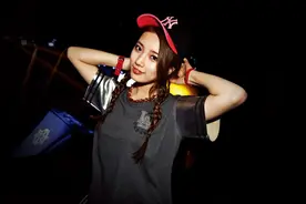 “母胎美女”“国民初恋”“时尚达人”三合一的裴秀智图片