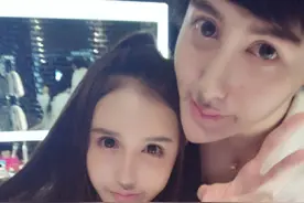 蛇精男刘梓晨走红引争议，微博被封网友为平台方点赞图片
