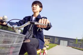 王源近来也会“撩妹神技”了？图片