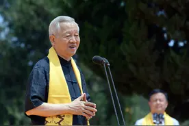 这个世界上最帅的老男人为什么又来鹿邑了图片