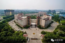 点赞最美职校系列五：成都中医药大学附属医院针灸学校图片