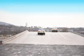 半坡起步时熄火溜车怎么办图片