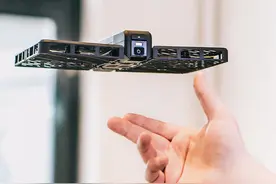 自拍杆已进化至无线智能级别图片