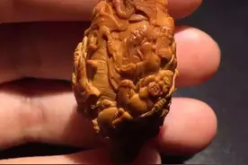 万元橄榄核玩的这么娇贵怎么还裂了，原因是什么！图片