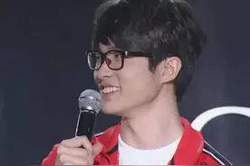 Faker 五夺联赛冠军 SKT夺冠LCK图片