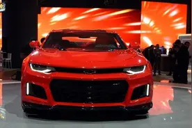 传奇性能跑车！雪佛兰科迈罗卖40多万外观绝美图片