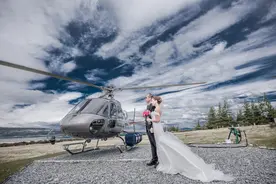 直升机婚庆市场火爆 租赁直升机结婚已预订到2017年图片