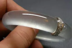 手镯断裂，你就这么做，一样可升值！图片