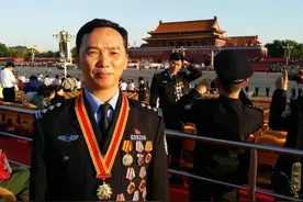 便衣神探，霹雳女警，看“超级英雄”们五一怎么过图片