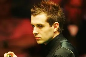 他幼年失去双亲 如今是斯诺克第一“磨王”帅气的“小丑”图片