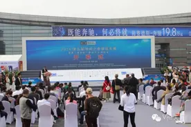 我有一头小毛驴，却从来也不骑。。。因为我有车嘛，嘿嘿！图片