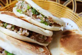 肉夹馍的家庭做法，爱吃就学着做！就这么简单。图片