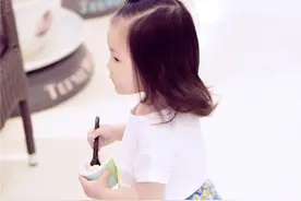 分享小香香最新女童夏装新款穿搭分享碎花短裤+太阳花T恤图片