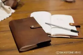 是时候给你的笔记本来个套了！纯手工，还是皮的图片