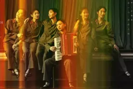 从《芳华》谈70年代部队文工团图片