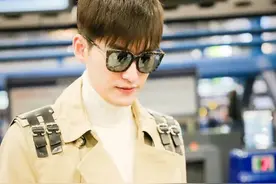 插播男明星｜张翰&潘玮柏&吴磊机场私服，活动私服潮搭配图片