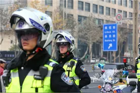 帅气！摩托上的成都交警“人南青年铁骑队”图片