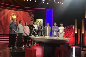《非常周末》上演回忆杀 我们对话有点“害羞”的“一枝花”图片
