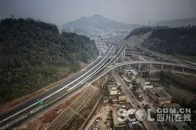 四川藏区首条高速来了！成都2.5小时到泸定 雅康高速雅安至泸定段31日试通车运行图片