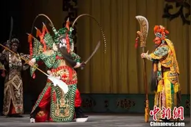 舞台上风光背后的艰辛：成为京剧演员要吃多少苦？图片