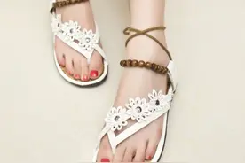 夹趾凉鞋 时髦不减分图片