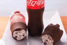 可乐瓶冰淇淋蛋糕，绝对吸引眼球，不用烤箱，不用冰淇淋机图片