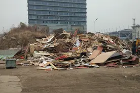 黄家圩一处闲置空地竟成“黑废品收购站”，取缔！图片