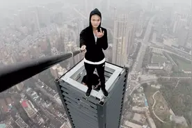 中国天才爬楼少年，失手坠楼前最后影像曝光，一次失误便是身亡视频封面